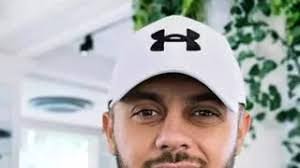 Cum îl cheamă pe Dani Oțil în buletin. Al doilea prenume e după medicul  care l-a adus pe lume, puţini ştiu acest detaliu