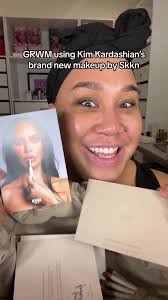 Kim Kardashian's SKKN Eyeshadow Palette Review