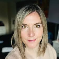 Elyse Cop's Instagram, Twitter & Facebook