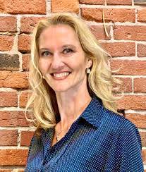 Colleen Hendrickson's Instagram, Twitter & Facebook