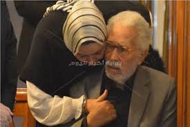 تفتقر سيرة هذه الشخصية الحيّة إلى الاستشهاد بأي مصدر موثوق يمكن التحقق منه. Ø¬Ù„Ø³ Ø¹Ù„Ù‰ ÙƒØ±Ø³ÙŠ Ù…Ø´Ø§Ù‡Ø¯ Ù…Ù† Ø¹Ø²Ø§Ø¡ Ø²ÙˆØ¬Ø© Ø¹Ø¨Ø¯Ø§Ù„Ø±Ø­Ù…Ù† Ø£Ø¨Ùˆ Ø²Ù‡Ø±Ø© Ø¨ÙˆØ§Ø¨Ø© Ø£Ø®Ø¨Ø§Ø± Ø§Ù„ÙŠÙˆÙ… Ø§Ù„Ø¥Ù„ÙƒØªØ±ÙˆÙ†ÙŠØ©