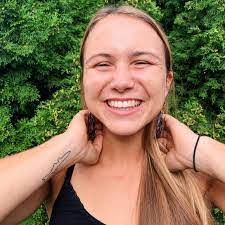 Danielle Hillery's Instagram, Twitter & Facebook