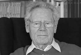Hans küng, swiss citizen and professor emeritus of ecumenical theology at tübingen university in germany. G40nimxgzgs Jm