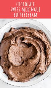 Chocolate Swiss Meringue Buttercream Handle The Heat Chocolate Buttercream Swissmeringue Chocolatebuttercream Frosting Reci Avec Images Gateaux Et Desserts