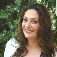 Iris Rubin's Instagram, Twitter & Facebook