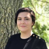 Nancy Bohnert's Instagram, Twitter & Facebook