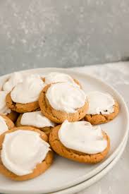 I looked all over for a cheesecake recipe for this size pan. Molasses Cookies With Marshmallow Frosting Lemonsforlulu Com