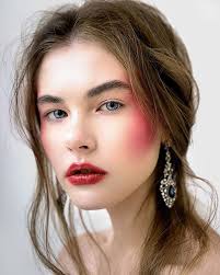 Xu hướng má hồng Blush Bomb hứa hẹn soán ngôi má hồng say rượu