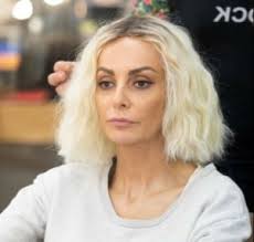 Αναβάλλεται η πρεμιέρα του «your face sounds familiar»! Poies Einai Oi Metamorfwseis Poy 8a Doyme Sto Yfsf Debater