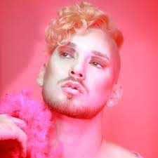 Blair Draper's Instagram, Twitter & Facebook