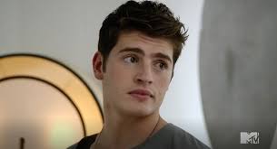 Rewatched Faking It the other day and noticed some familiar faces... :  r/PrettyLittleLiars