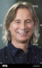 Robert Tessen's Instagram, Twitter & Facebook