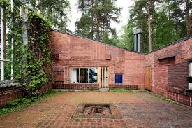 Brick is also used floor material in the couryard, which allows for a visual connection to the earth, but also a permeable ground surface. House Of The Day Experimental House By Alvar Aalto Journal The Modern House