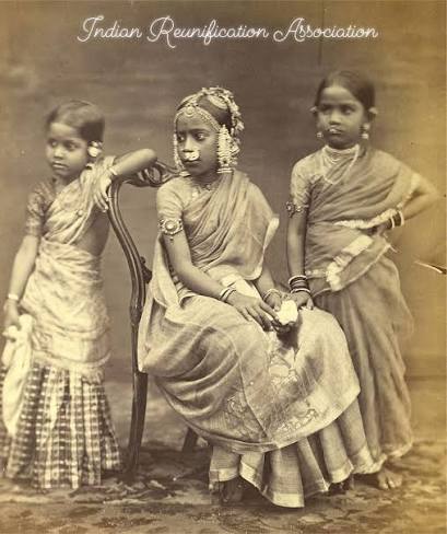 Studio portrait of Three Girls Wearing Jewellery - Madras (Chennai), Tamil Nadu (India) in the 1870s.