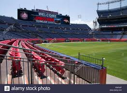 Through its many name changes, mile high stadium has remained one of the largest stadiums in the nfl. Mile High Stadium Denver Stockfotos Und Bilder Kaufen Alamy