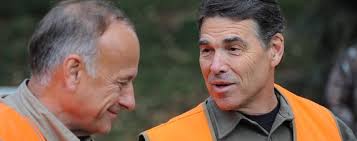 Rick Perry's Camp Hires GOP Veterans in Bid to Revive Campaign