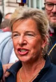 To be fair, Takabuti, the uncovered Egyptian mummy in the Ulster Museum,  looks better for her age than KH. (You do look fab though!)