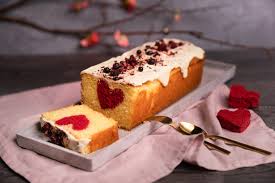 Auf einem solchen kuchen dürfen da natürlich das kleid mit passendem hut, die schicke handtasche. Kastenkuchen Mit Herz Sallys Blog