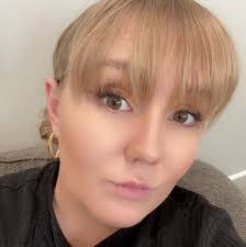 Melissa Stalker's Instagram, Twitter & Facebook