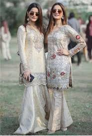 Latest Pakistani Boutique Style Dresses 2018 Beststylo Com Pakistani Dress Design Party Wear Dresses Pakistani Bridal Dresses
