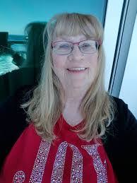 Lori Seed's Instagram, Twitter & Facebook