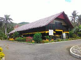 Rumah adat aceh yang disebut rumah krong bade ini merupakan nama lain dari rumoh aceh. Rumoh Aceh Wikipedia