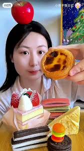 Deborahyowa Eating Cake