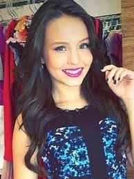 O primeiro trabalho foi aos 6 anos, na série 'mothern' da gnt, e o reconhecimento profissional veio com o filme 'o palhaço'. Larissa Manoela Grosse Gewicht Masse Alter Biographie Wiki