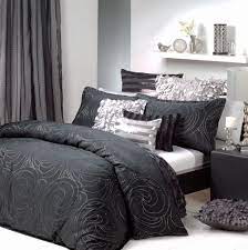 Set an airy and inviting foundation in your bedroom with this reversible comforter set, showcasing a solid white hue with classic stripes for a pop of pattern. Pin On Bedding Chick