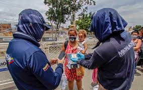 Migrantes venezolanos con máscaras faciales se alinean en el puente fronterizo simón bolívar después de viajar en autobuses asignados por la oficina migración colombia informó que a partir de este miércoles 5 de mayo comenzará la primera fase de implementación del estatuto temporal de. Las Claves Del Estatuto De Proteccion Temporal Para Venezolanos En Colombia Y Eeuu