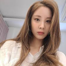Seohyun body and aura are too sophisticated and on hight level to neglect it. Selfie Time With Snsd Seohyun Wonderful Generation