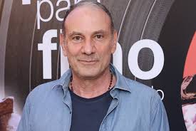 Marco Ricca surpreende público ao mostrar os quatro filhos