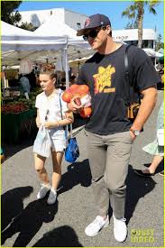 Joey king boyfriend jacob elordi. Joey King Boyfriend Jacob Elordi Go Shopping At The Farmer S Market Photo 4071596 Jacob Elordi Joey King Pictures Just Jared