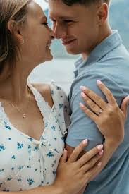 Hi All! My name is Kaili Hanenburg ✨ I'm a wedding & elopement photographer  based out of Colorado! During the off-season though I am a snowbird down in  South Flordia to escape