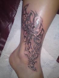 If you want to keep things small and simple, getting outlines of both shapes is a great idea, especially if. 11 Heart And Star Tattoo Ideas Star Tattoos Tattoos Heart Tattoo