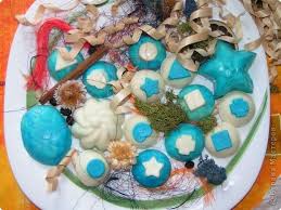 как сделать мыло в домашних условиях из детского мыла Poluchilos Takoe Dvuhcvetnoe Assorti Iz Detskogo Myla Mozhet Tut I Morskogo Malo No Syn Skazal Znachit Dlya Menya Ono Morskoe I Nikako Mylo Tvorchestvo Rukodelie