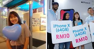 398 likes · 47 talking about this · 9 were here. Lady Lines Up 4 Nights Outside Blue Cube Sunway Pyramid Gets Iphone X For Rm10 World Of Buzz