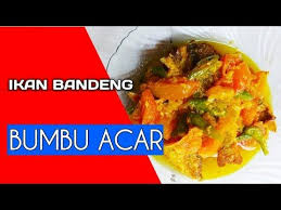 Ikan bandeng memiliki rasa yang cenderung netral, sehingga cocok dimasak dengan berbagai bumbu dan rempah yang biasanya digunakan dalam masakan indonesia. Resep Bandeng Bumbu Kuning Youtube Memasak Makanan Makanan Dan Minuman