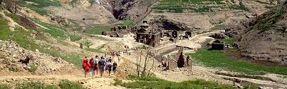 Si chiamava fabbriche di careggine e fu fondato da un gruppo di fabbri ferrai provenienti da brescia circa 800 anni fa. Il Paese Fantasma Di Fabbriche Di Careggine Curiosita Storiche A Vagli Sotto