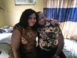 Isuzu otobüs ailesinin amiral gemisi. Ernest Asuzu Sick Actor Recovers Speedily As Anambra First Lady Take Over Bills Nollywood Practitioners Visit Colleague In Hospital