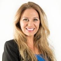 Danielle Crouch's Instagram, Twitter & Facebook