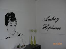 Da einige shops seit vielen jahren ausnahmslos mit wucherpreisen und zudem schlechter beratung schlagzeilen machen, hat unser team viele hunderte produkte b nach verhältnismäßigkeit. Leinwand Bild Audrey Hepburn 2 Keilrahmen Malerei Hepburn Von Manuela Acikgoz Bei Kunstnet