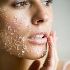 Des Gommages Visage Faits Maison Pour Un Effet Bonne Mine Gommage Visage Fait Maison Gommage Visage Visage Parfait