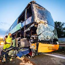 In flixbus vogliamo farti esplorare l'europa. Zwei Schwere Flixbus Unfalle Auf A5 Und A1 Wie Gefahrlich Sind Fernbusreisen