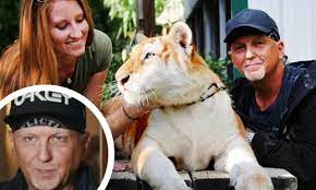 Tiger King Star Jeff Lowe Is Recovering After Suffering A Stroke As His Wife Claims He Was Poisoned Daily Mail Online