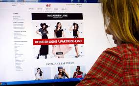 Que j'adore porter aussi … ceci étant dit, une petite étole, un col, un petit bout qui dépasse. Vente Sur Internet Comment Zara Et H M Tentent De Contrer Amazon Le Parisien