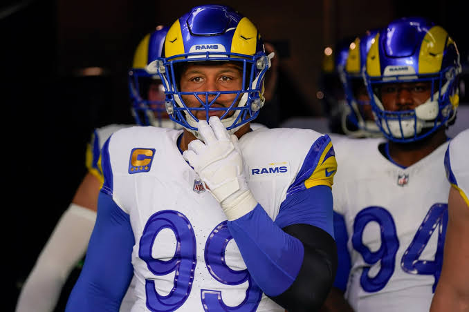Aaron Donald ends his retirement and returns to the Rams
