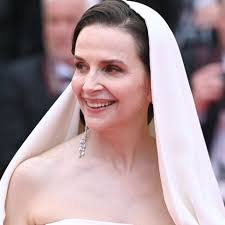 Krystal Stubbs's Instagram, Twitter & Facebook