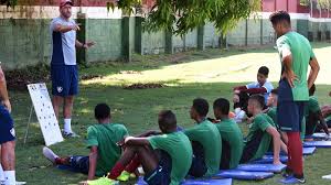 Xerém lies on the slopes of the serra fluminense, near petrópolis.within its boundaries are a bus factory (ciferal marcopolo), the training camp of fluminense football club, the headquarters. Eduardo Oliveira Tecnico Do Sub 17 Xerem E Especial Fluminense Football Club
