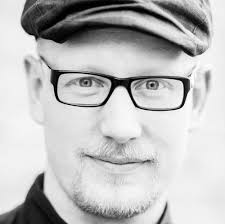 Playing as human or robot